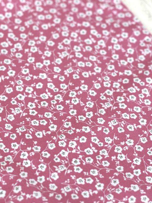 serviette maternelle elastique Fleurs roses fille Creacoton (2)