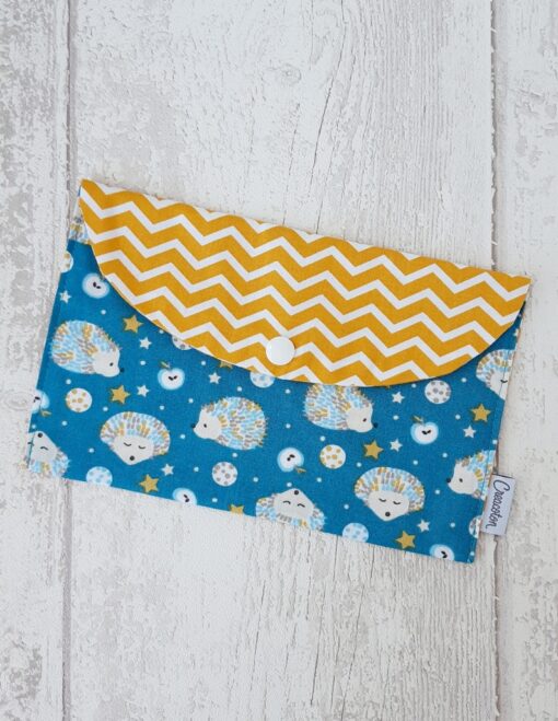 pochette range-serviette maternelle Herisson Creacoton