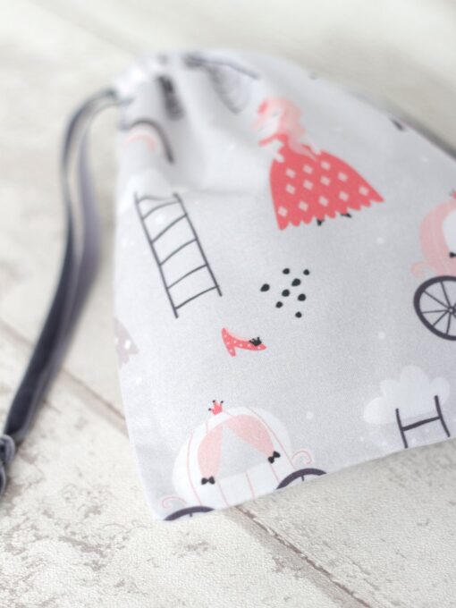 sac a doudou Cendrillon Creacoton gouter maternelle