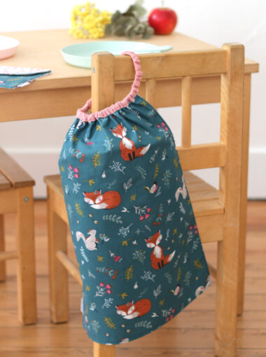 Serviette élastiquée cantine, maternelle, bavoir pour enfants : :  Produits Handmade