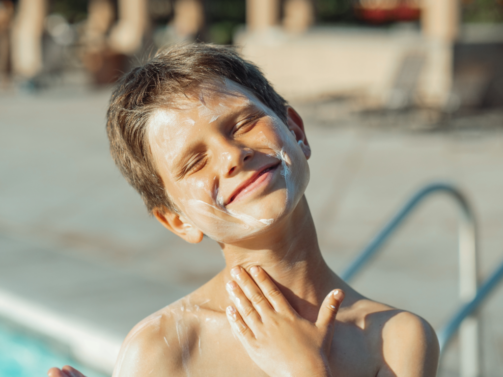 enfant crème solaire écran solaire rayon uv piscine été