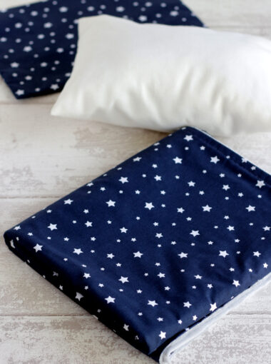 Kit pour sieste maternelle Bleu marine étoiles - SweetDreams My Lovely Family minky gris couverture oreiller