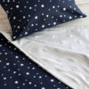 Kit pour sieste maternelle Bleu marine étoiles - SweetDreams My Lovely Family minky gris couverture oreiller