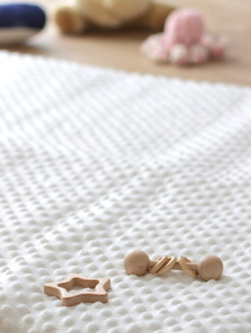 tapis bebe enfant polaire minky blanc pois My Lovely Family