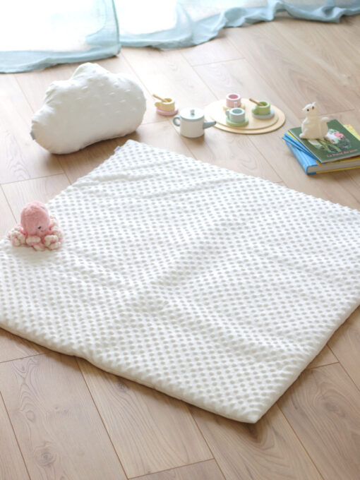 tapis bebe enfant polaire minky blanc pois My Lovely Family