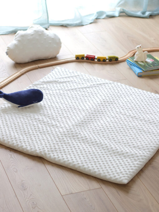 tapis bebe enfant polaire minky blanc pois My Lovely Family