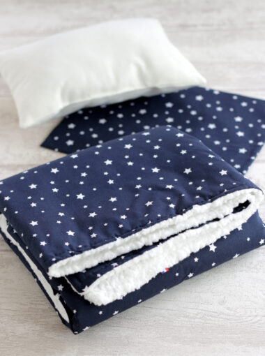 Kit sieste maternelle hiver Bleu marine etoiles sherpa SweetDreams My Lovely Family